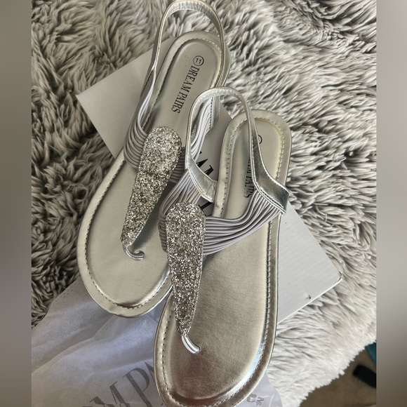 Dream Pairs Women’s Elastic Strappy Thong Gladiator Sandal - Silver Size 11 - Picture 4 of 5